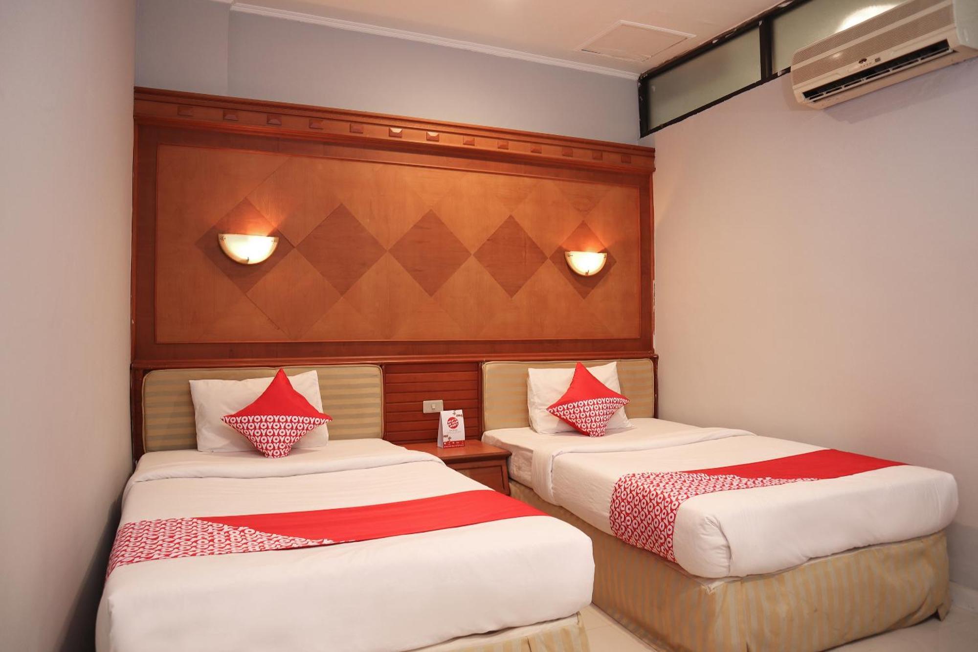 Oyo 742 Mona Plaza Hotel Pekanbaru Ngoại thất bức ảnh
