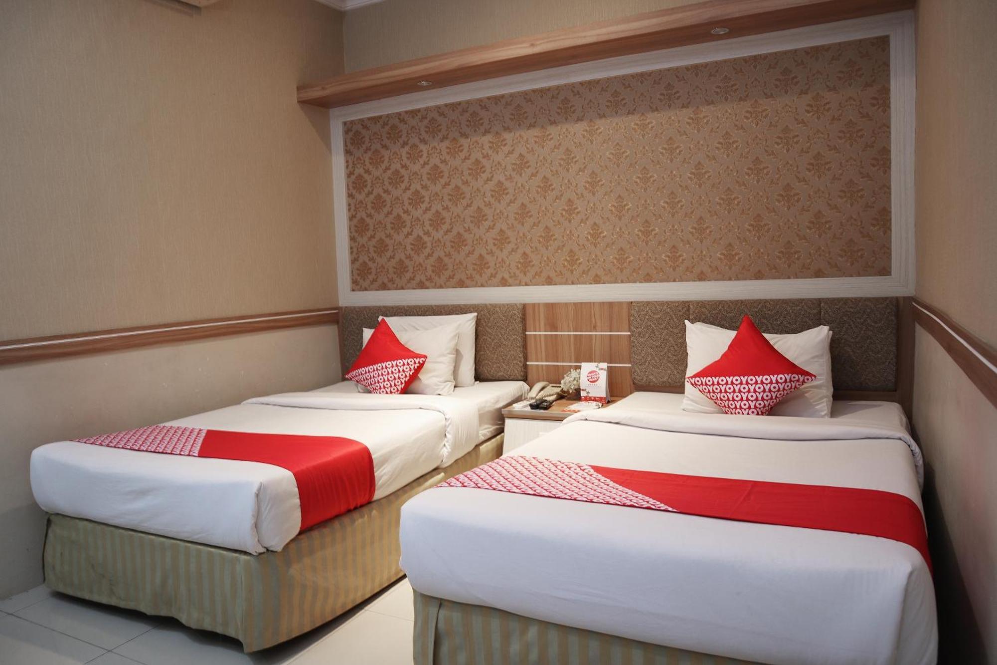 Oyo 742 Mona Plaza Hotel Pekanbaru Ngoại thất bức ảnh