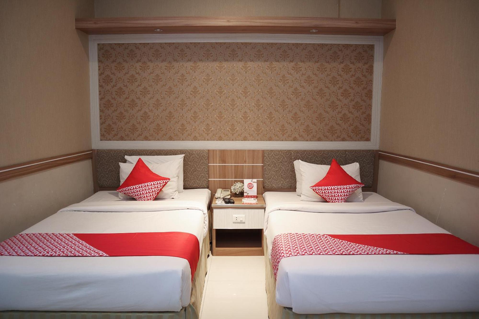 Oyo 742 Mona Plaza Hotel Pekanbaru Ngoại thất bức ảnh