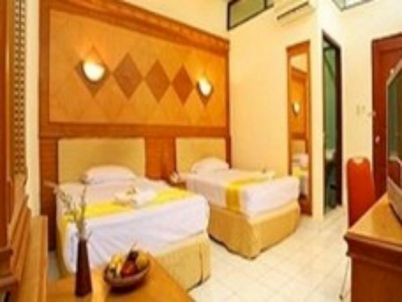 Oyo 742 Mona Plaza Hotel Pekanbaru Ngoại thất bức ảnh